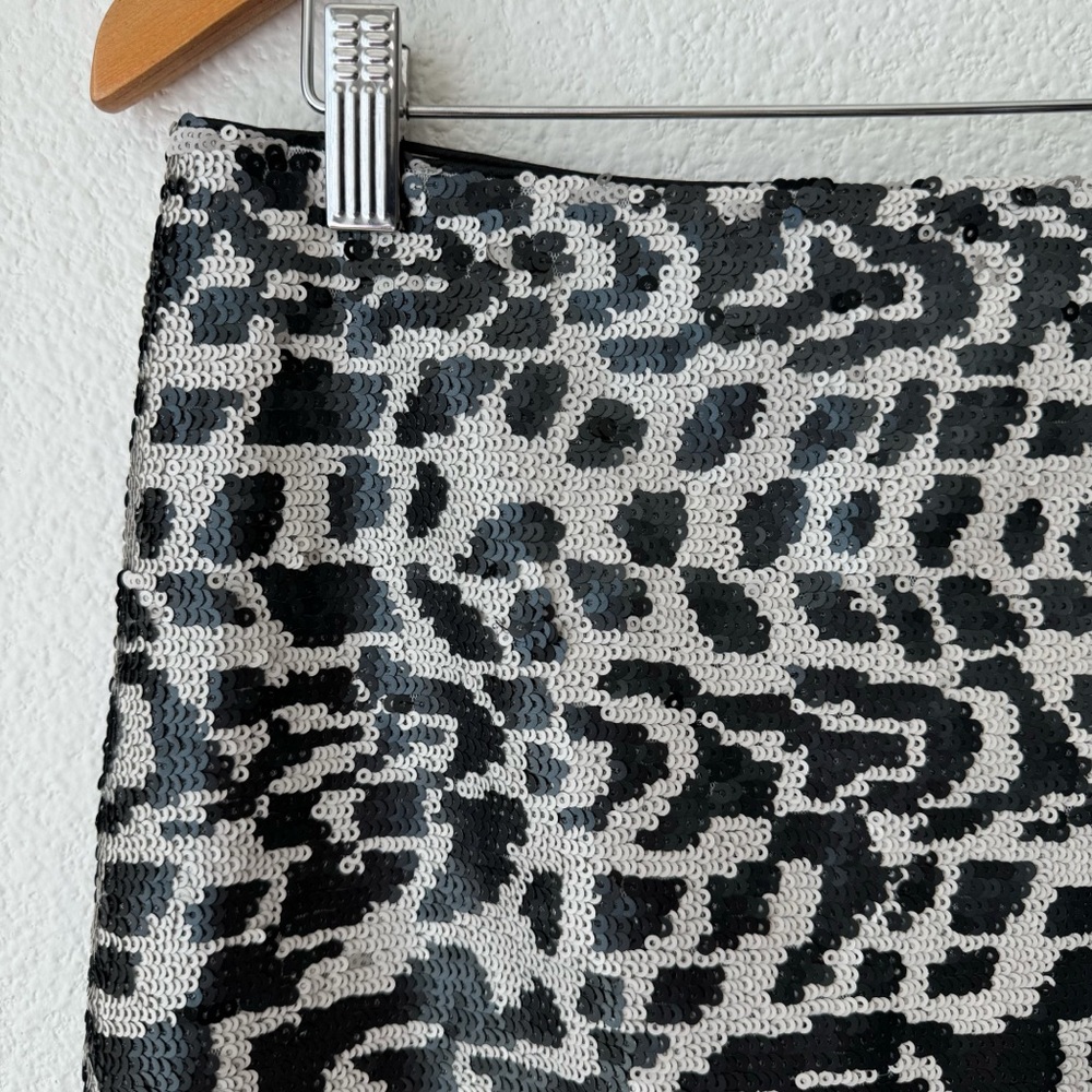 Banana Republic Heritage Skirt
Sequin Animal Print